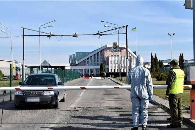 Колишню інспекторку митниці засуджено до 6 років ув’язнення за хабар за безперешкодний перетин кордону