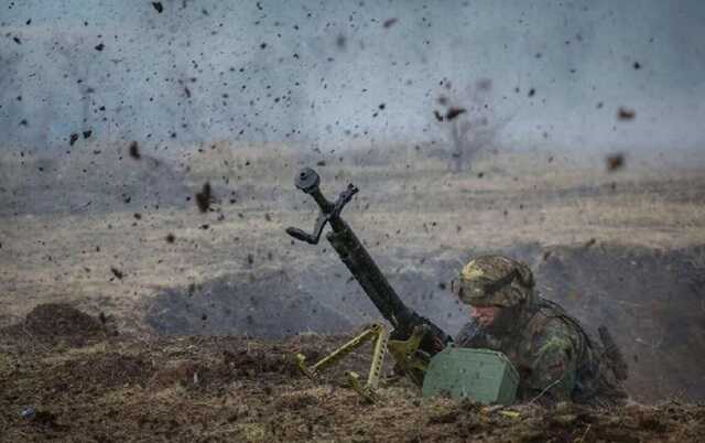 На фронті за добу відбулося 158 боїв, ворог активно наступає на кількох напрямках, - Генштаб