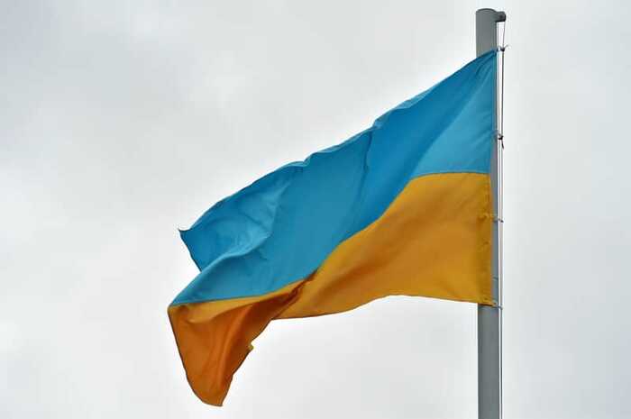 У чеському місті годину вирішували, чи знімати прапор України