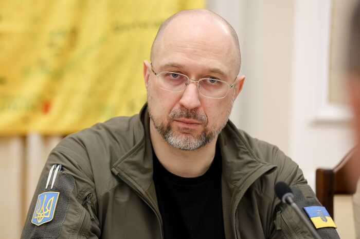 Шмигаль вказав в оновленій декларації розкішний автомобіль дружини після розслідування журналістів