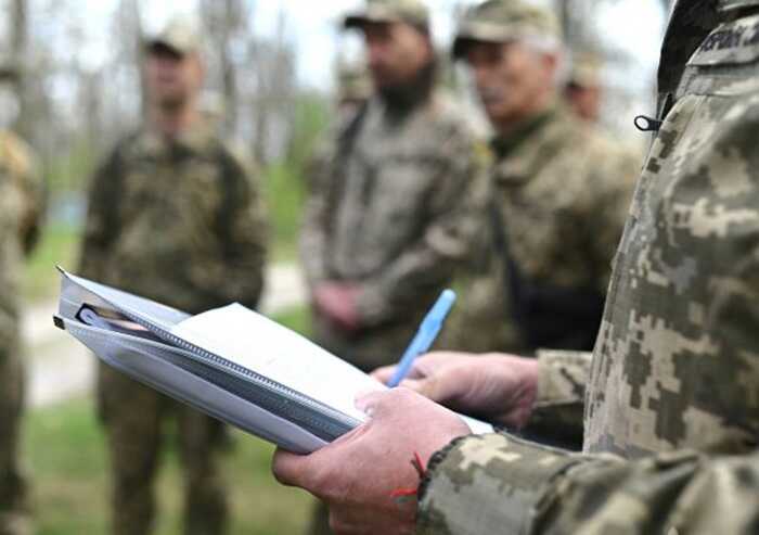 Масштабний рейд ТЦК і поліції відбувся в Ужгороді, забирають всіх чоловіків, — журналіст
